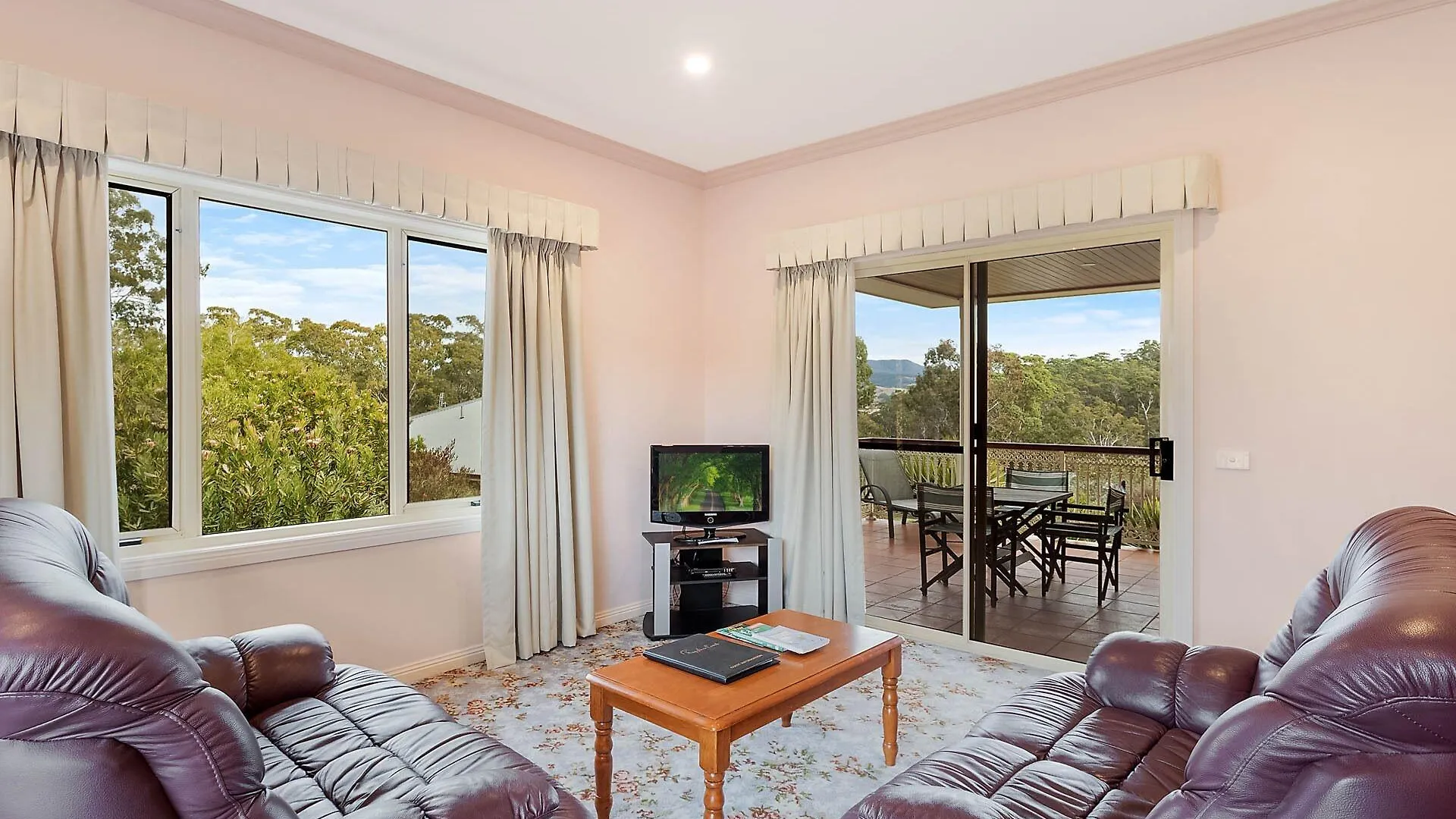 Robyn'S Nest Lakeside Resort Merimbula
