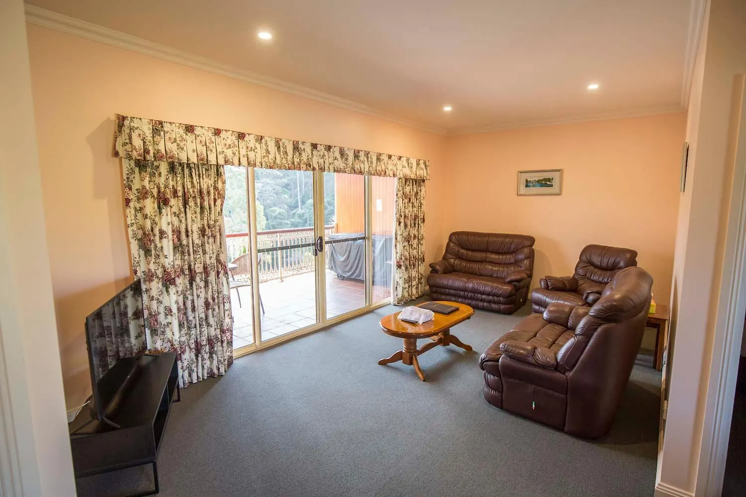 Robyn'S Nest Lakeside Resort Merimbula 5*,
