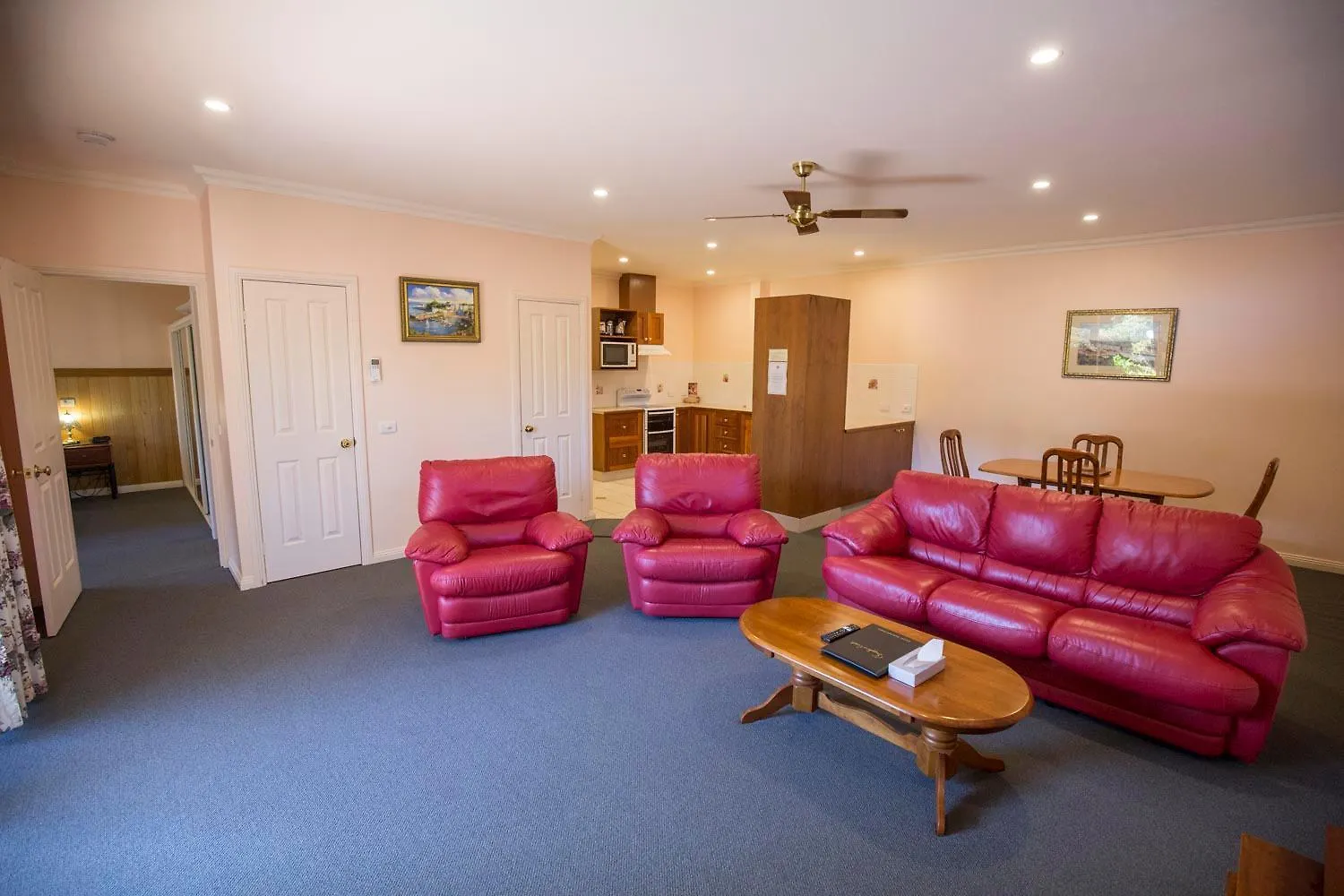 Robyn'S Nest Lakeside Resort Merimbula