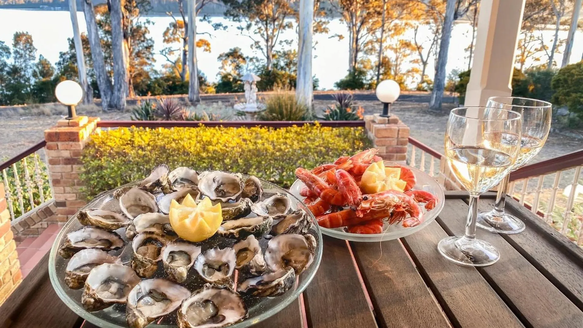 Robyn'S Nest Lakeside Resort Merimbula Gæstehus