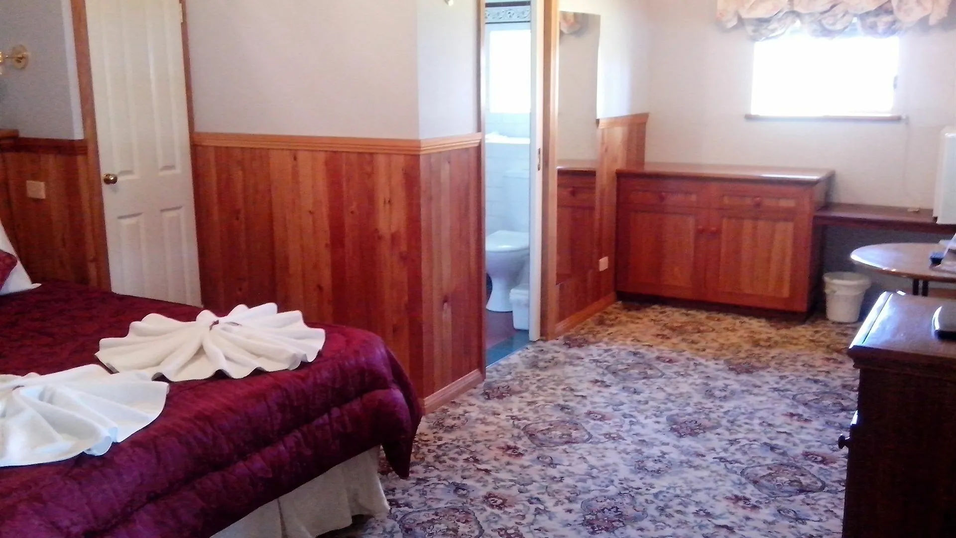 Robyn'S Nest Lakeside Resort Merimbula