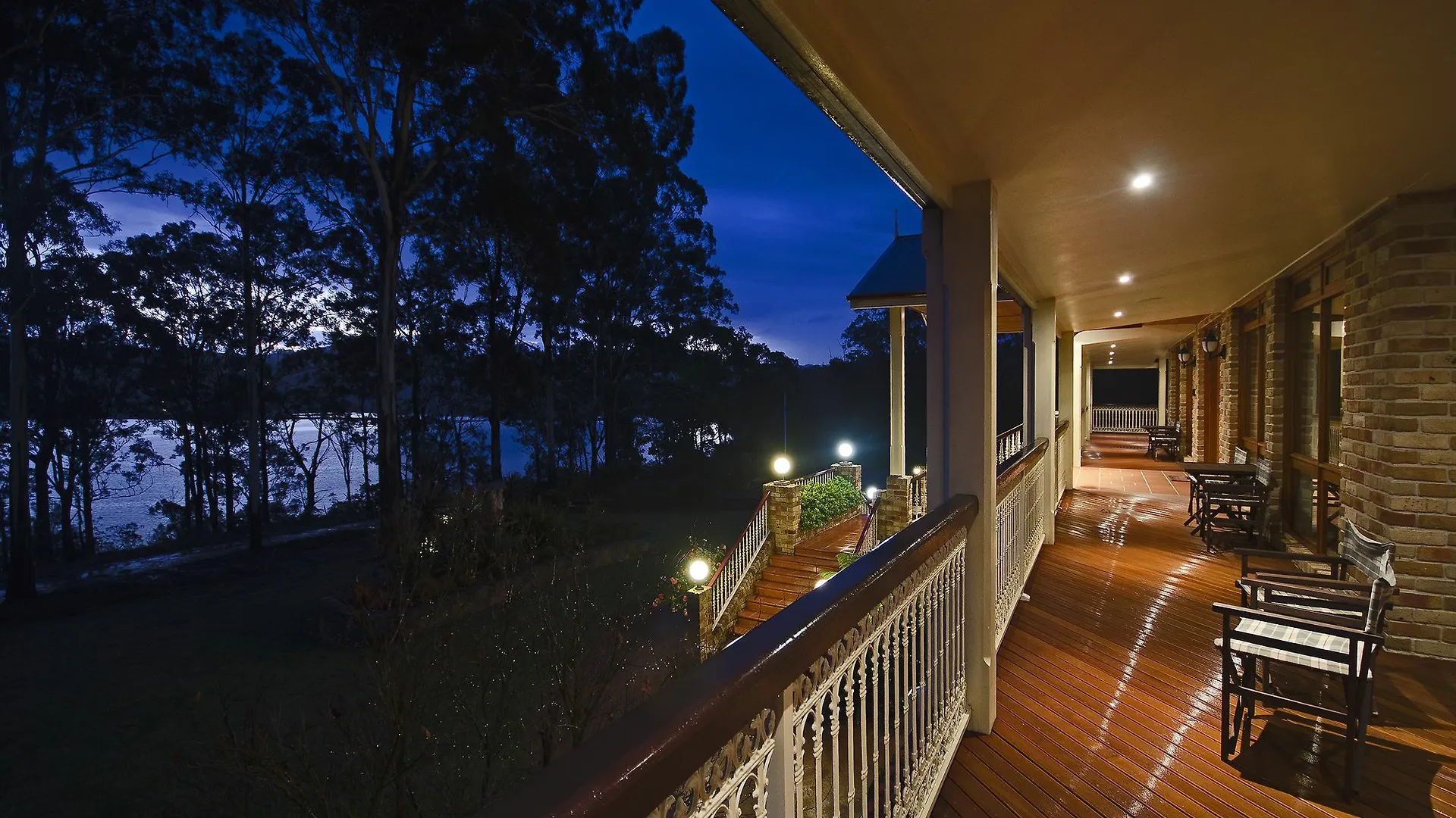 Robyn'S Nest Lakeside Resort Merimbula Gæstehus