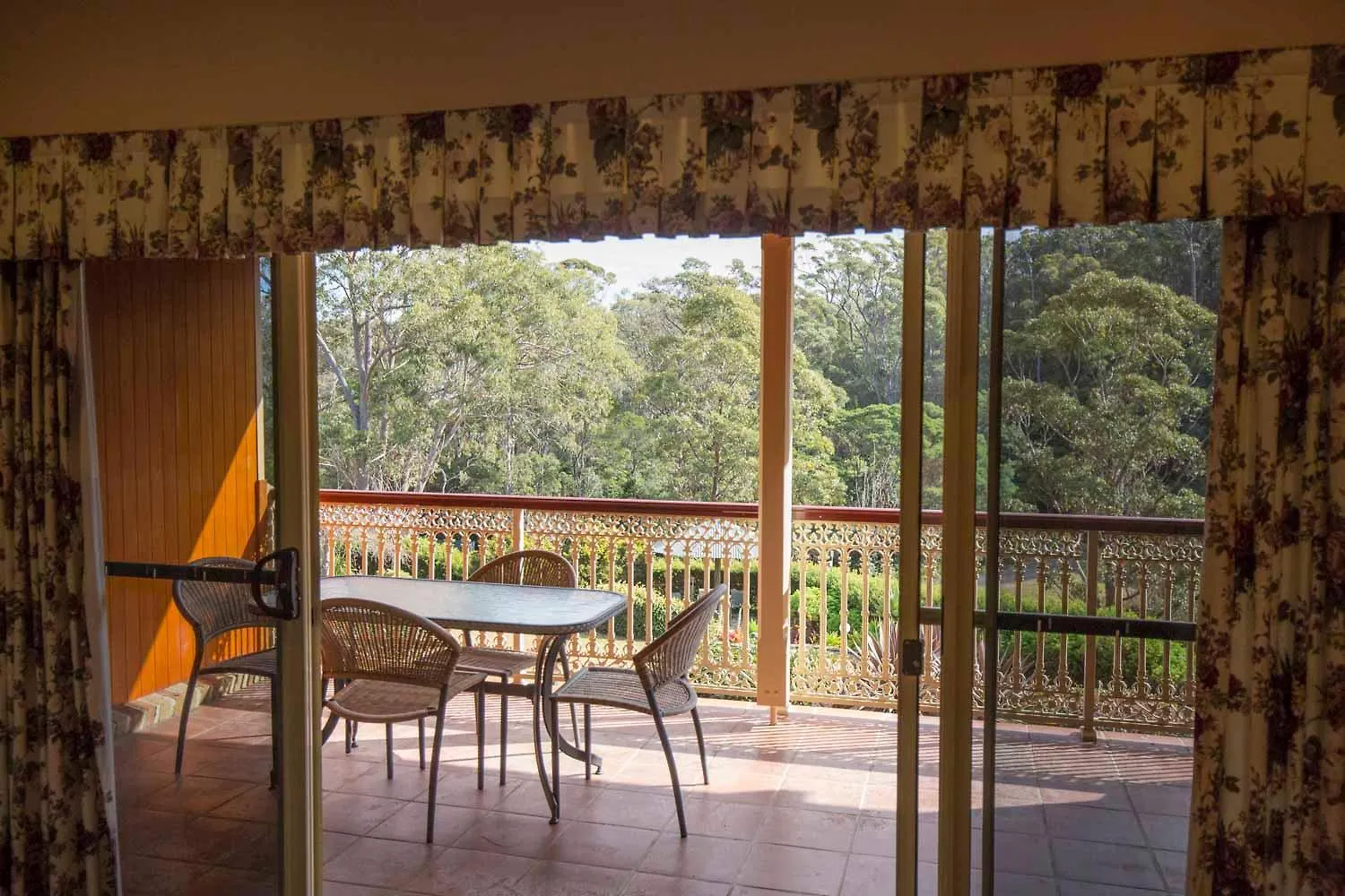 ***** Guest house Robyn'S Nest Lakeside Resort Merimbula Australia