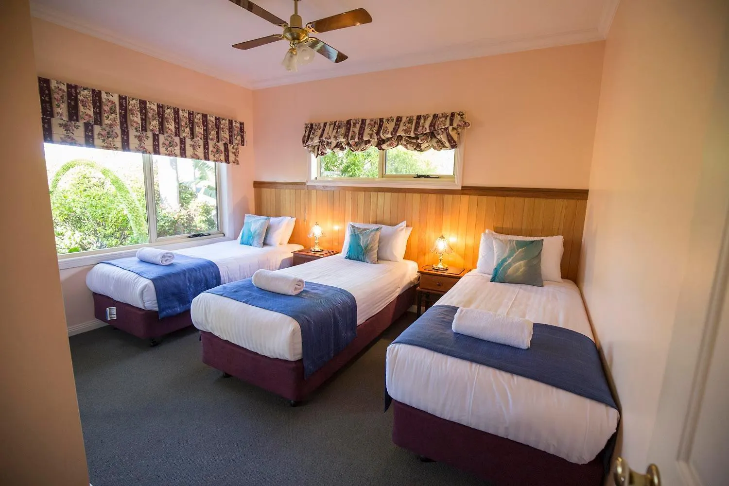 Robyn'S Nest Lakeside Resort Merimbula